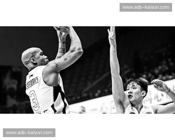 蓝黑信仰对抗白百合之志:当梅阿查的晚风遇见北伦敦的喧嚣